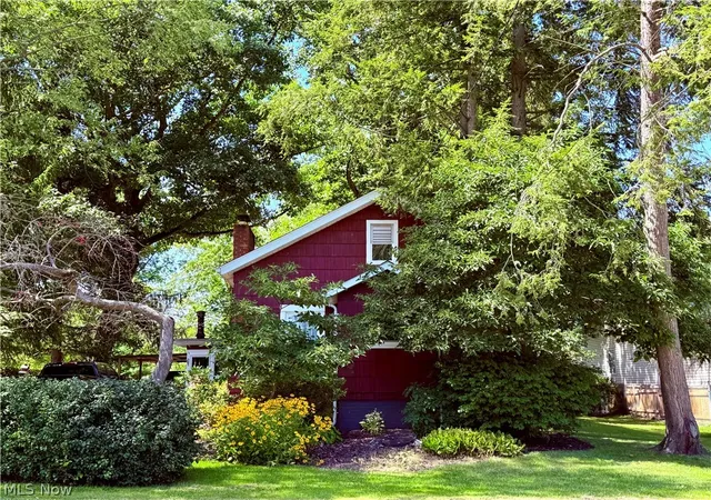 Photo 1 of Single family home for sale at 154 Taylor Rd, Barberton, OH 44203 | MLS# 5240535 | Listing updated on 2026-09-10