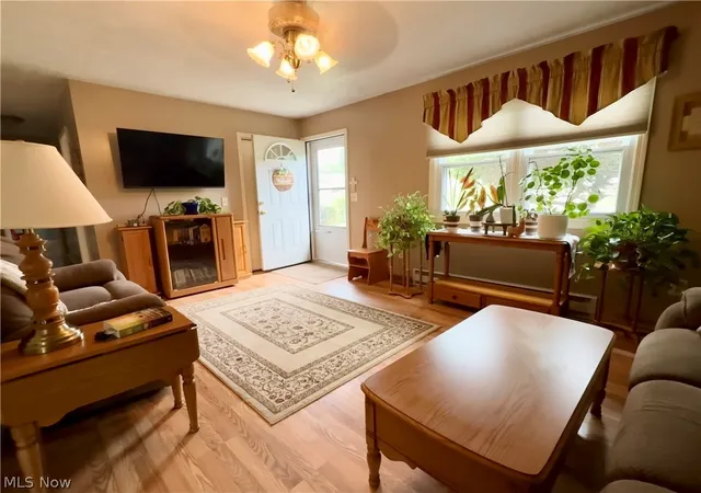 Photo 3 of Single family home for sale at 806 Geneva St SW, Sugarcreek, OH 44681 | MLS# 5240830 | Listing updated on 2026-09-14
