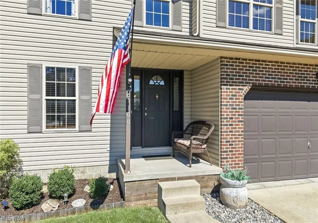 Photo 3 of Single family home for sale at 100 Laura Ln, Cortland, OH 44410 | MLS# 5236469 | Listing updated on 2026-09-25