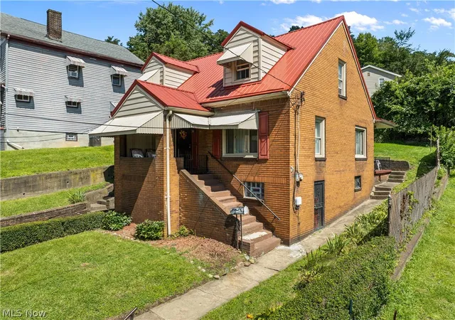 Photo 2 of Sale Pending at 1938 Crawford Ave, Weirton, WV 26062 | MLS# 5240057 | Listing updated on 2026-09-08