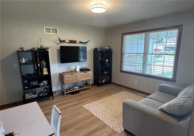 Photo 3 of Single family home for sale at 4201 W Candy Apple Ct, New Middletown, OH 44442 | MLS# 5240856 | Listing updated on 2026-09-10
