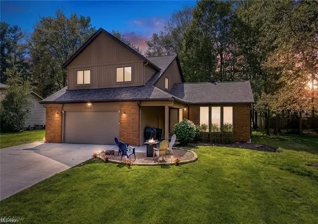 Photo 2 of Single family home for sale at 5062 Lansdowne Dr, Solon, OH 44139 | MLS# 5239146 | Listing updated on 2026-09-03