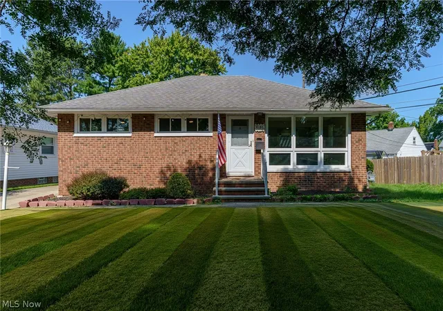 Photo 1 of Single family home for sale at 6150 Vernondale Dr, Cleveland, OH 44130 | MLS# 5239940 | Listing updated on 2026-10-05