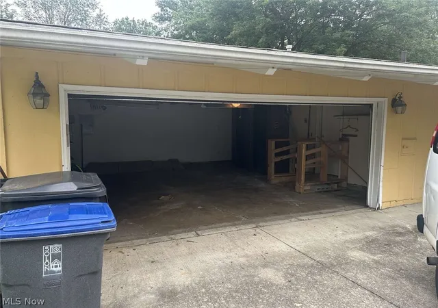 Photo 2 of Single family home for sale at 35640 Timberlane Dr, Solon, OH 44139 | MLS# 5240780 | Listing updated on 2026-09-09