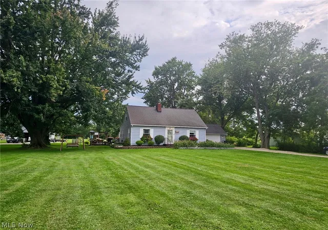 Photo 3 of Sale Pending at 6620 W Lake Rd, Vermilion, OH 44089 | MLS# 5241011 | Listing updated on 2026-09-24