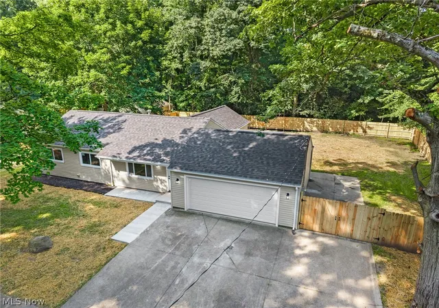 Photo 2 of Single family home for sale at 1398 Cordova Ave, Akron, OH 44320 | MLS# 5241039 | Listing updated on 2026-09-17