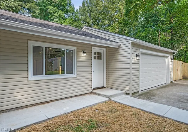 Photo 3 of Single family home for sale at 1398 Cordova Ave, Akron, OH 44320 | MLS# 5241039 | Listing updated on 2026-09-17