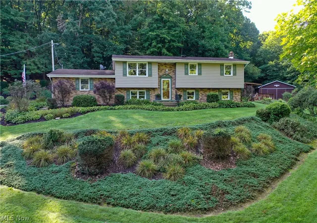 Photo 1 of Sale Pending at 6208 Arrow Rd Nw, Minerva, OH 44657 | MLS# 5241036 | Listing updated on 2026-09-21