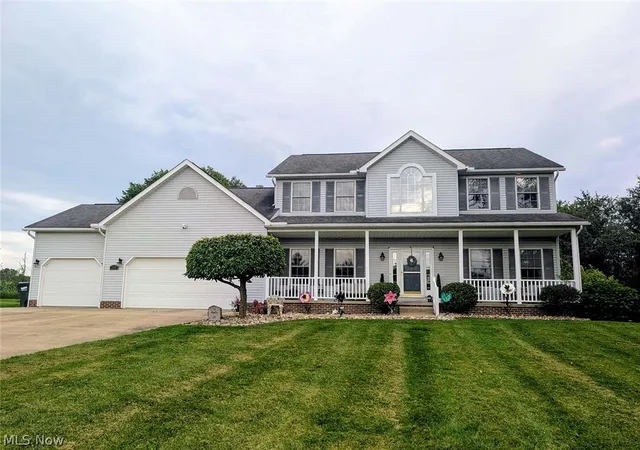 Photo 1 of Sale Pending at 376 Foxbury Dr Sw, Carrollton, OH 44615 | MLS# 5241115 | Listing updated on 2026-09-14