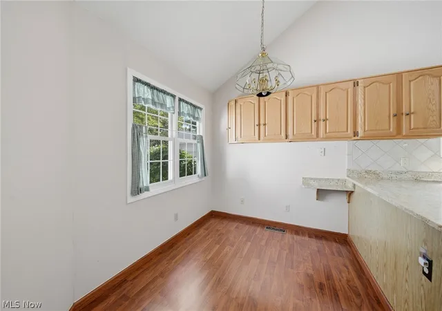 Listing Photo 4 - Condo for sale in building located at 645 Grand Vw Ln, Aurora, OH 44202