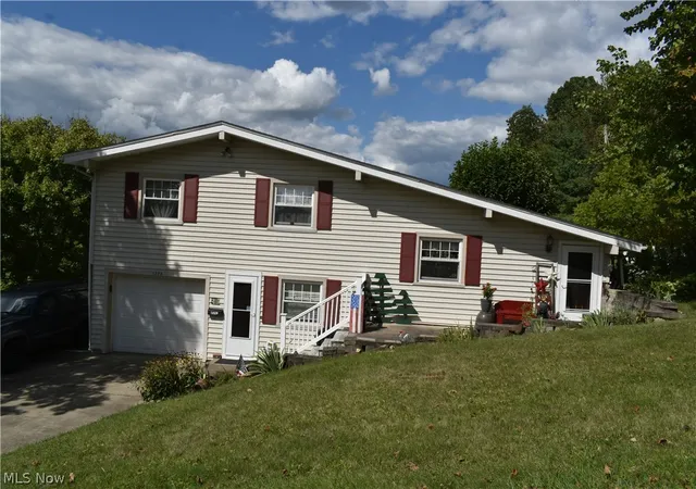 Photo 2 of Single family home for sale at 1220 Ivy St, Coshocton, OH 43812 | MLS# 5241077 | Listing updated on 2026-09-15