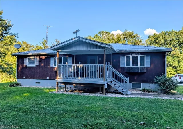Photo 1 of Sale Pending at 120 Glory Rd Nw, Carrollton, OH 44615 | MLS# 5241150 | Listing updated on 2026-09-10