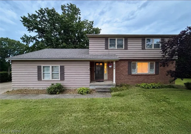 Photo 1 of Single family home for sale at 686 Forestridge Dr, Youngstown, OH 44512 | MLS# 5241131 | Listing updated on 2026-09-08
