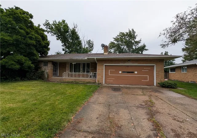 Photo 2 of Sale Pending at 21935 Cottonwood Dr, Rocky River, OH 44116 | MLS# 5241149 | Listing updated on 2026-09-02