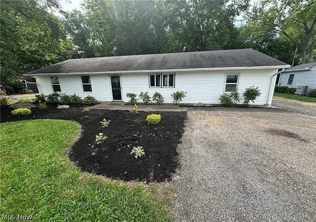 Photo 1 of Single family home for sale at 27107 Lynn Dr, Olmsted Twp, OH 44138 | MLS# 5241178 | Listing updated on 2026-09-30