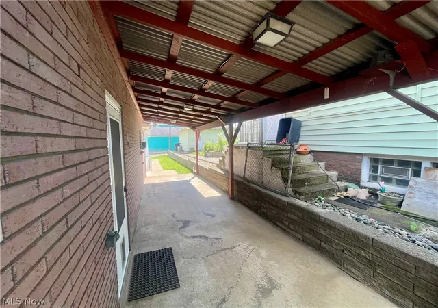 Photo 3 of Single family home for sale at 607 Jefferson St, Toronto, OH 43964 | MLS# 5240695 | Listing updated on 2026-09-15