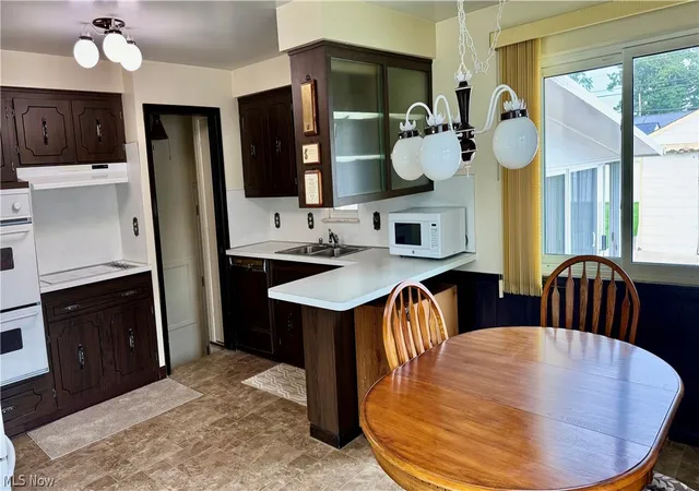 Photo 4 of Sale Pending at 31505 Douglas Dr, Willowick, OH 44095 | MLS# 5240656 | Listing updated on 2026-10-07