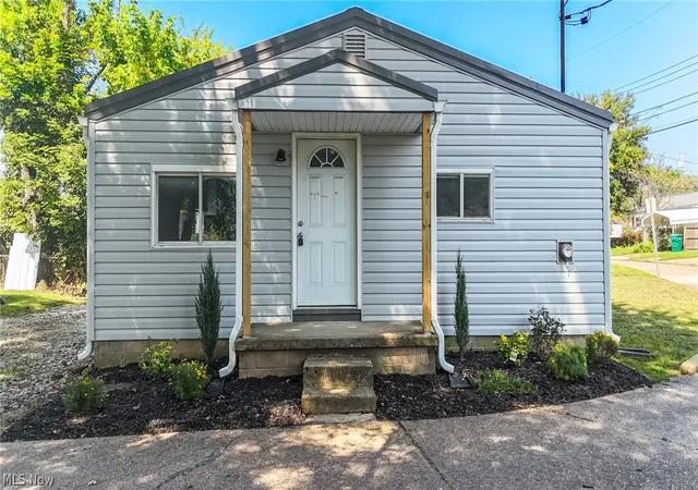 Single family home for sale at 2111a Stella Ct, Parkersburg, WV 26104 | MLS# 5241055