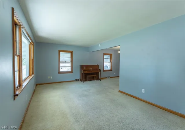 Photo 4 of Sale Pending at 1553 Onondago Ave, Akron, OH 44305 | MLS# 5240897 | Listing updated on 2026-09-08