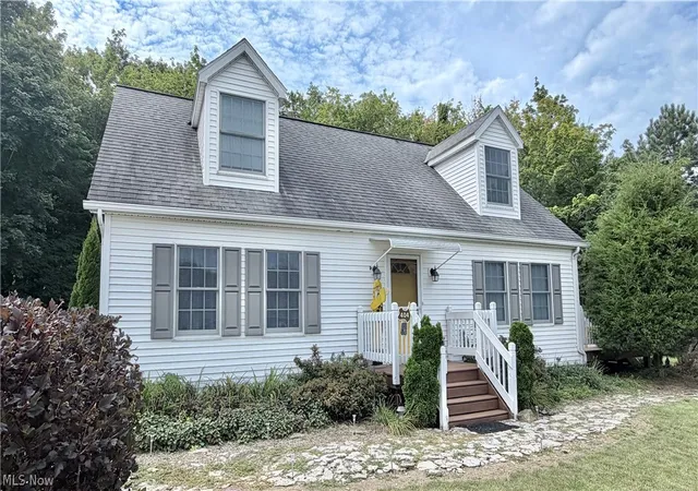 Photo 1 of Single family home for sale at 404 Sweetvalley, Kelleys Island, OH 43438 | MLS# 5241234 | Listing updated on 2026-09-11