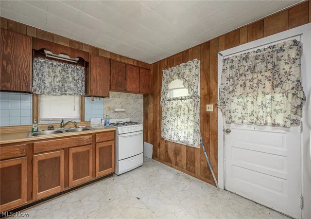 Photo 3 of Single family home for sale at 8386 Yale Rd, Rootstown, OH 44272 | MLS# 5241073 | Listing updated on 2026-09-13