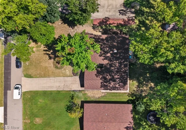Photo 2 of Single family home for sale at 287 Moreland Dr, Canfield, OH 44406 | MLS# 5241119 | Listing updated on 2026-09-14