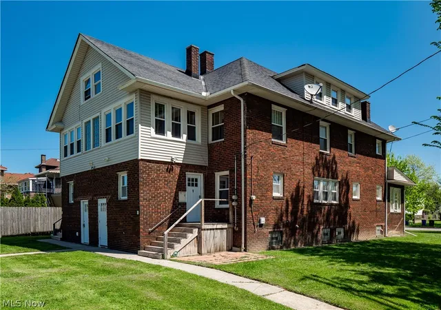 Photo 2 of Sale Pending at 3254 West Blvd, Cleveland, OH 44111 | MLS# 5241233 | Listing updated on 2026-09-04
