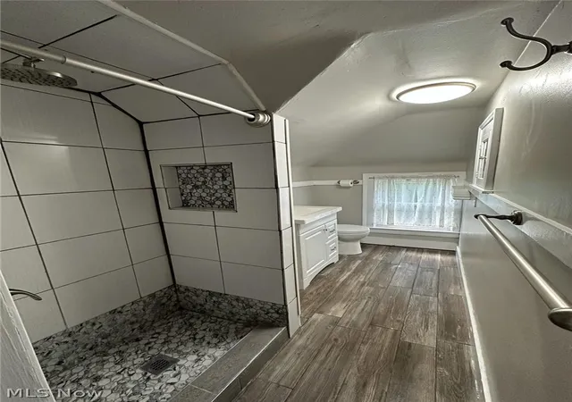 Listing Photo 2 - Condo for sale in building located at 3254 W Blvd, Cleveland, OH 44111