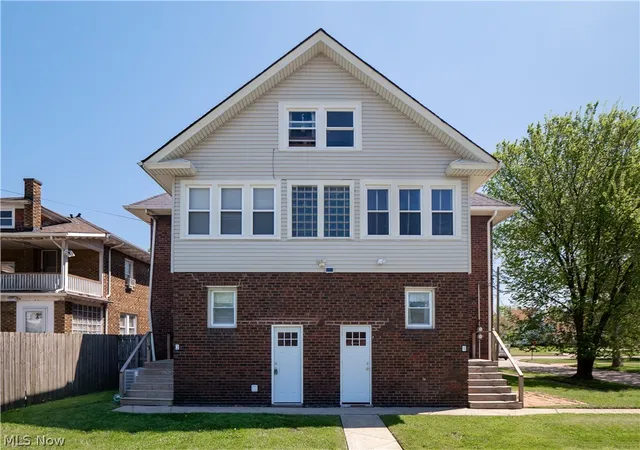 Listing Photo 4 - Condo for sale in building located at 3254 W Blvd, Cleveland, OH 44111