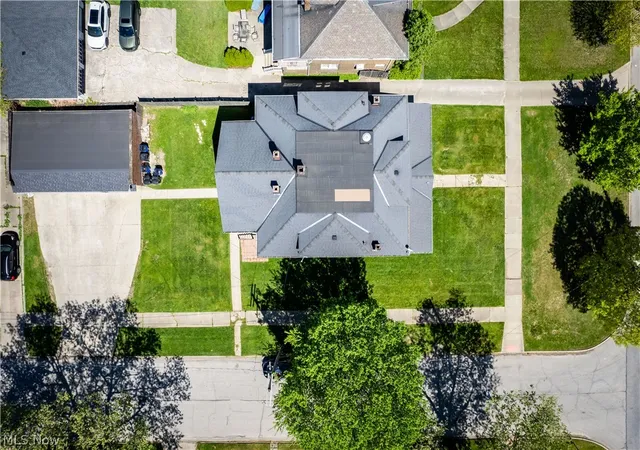 Listing Photo 5 - Condo for sale in building located at 3254 W Blvd, Cleveland, OH 44111