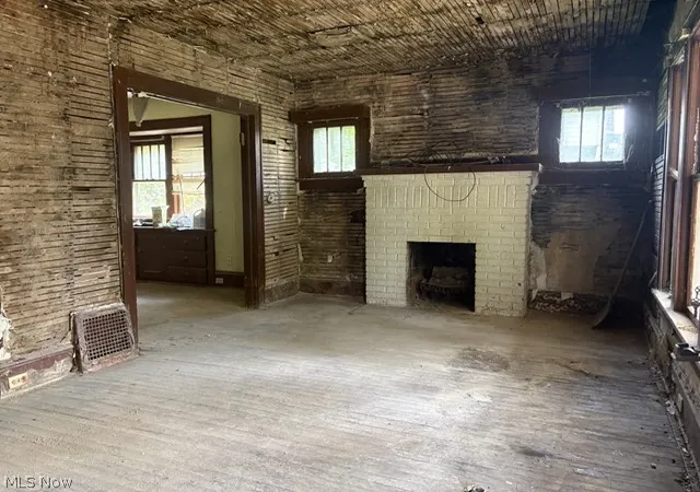 Photo 4 of Single family home for sale at 413 Wildwood Ave, Akron, OH 44320 | MLS# 5241258 | Listing updated on 2026-09-06