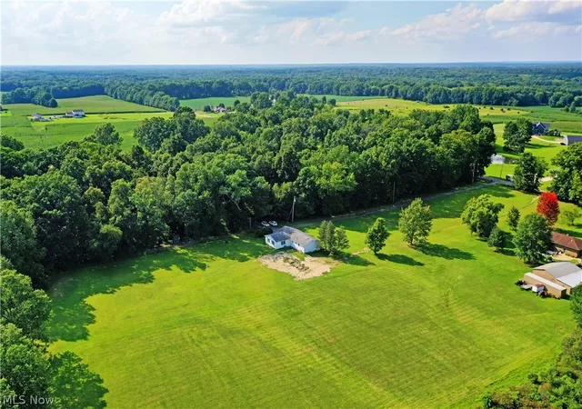 Photo 3 of Single family home for sale at 17285 Mock Rd, Berlin Center, OH 44401 | MLS# 5240796 | Listing updated on 2026-09-30