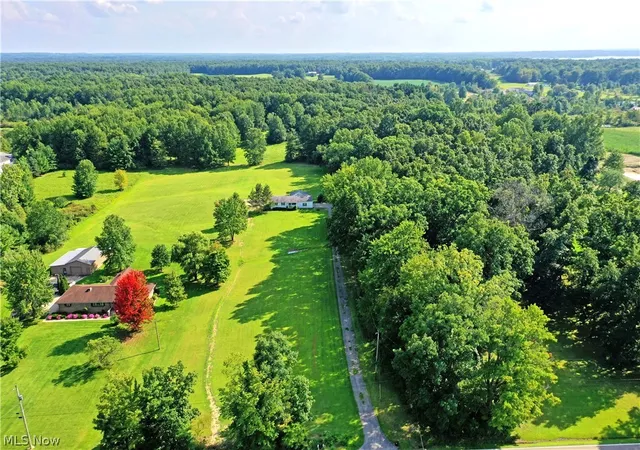 Photo 3 of Single family home for sale at 17285 Mock Rd, Berlin Center, OH 44401 | MLS# 5240796 | Listing updated on 2026-09-30