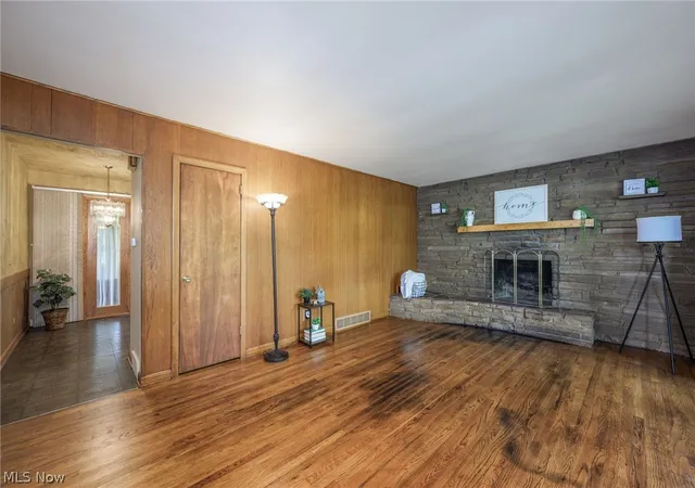 Photo 3 of Sale Pending at 1739 Congress Lake Rd, Mogadore, OH 44260 | MLS# 5239331 | Listing updated on 2026-09-08