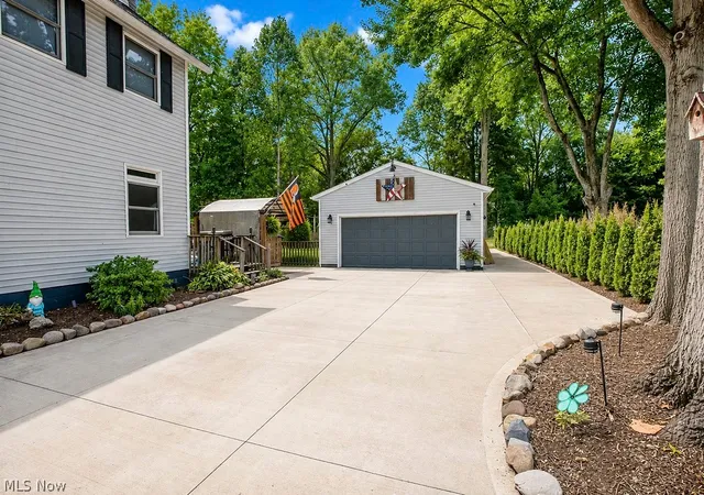 Photo 3 of Sale Pending at 3570 Williamson Rd, Stow, OH 44224 | MLS# 5241247 | Listing updated on 2026-09-07