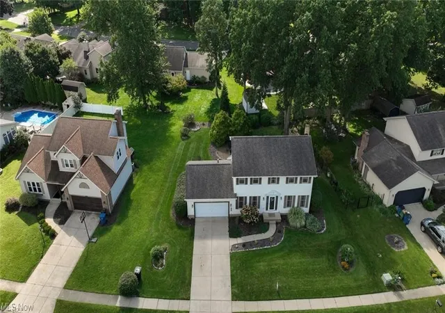 Photo 3 of Single family home for sale at 829 Dan Ave, Canal Fulton, OH 44614 | MLS# 5241143 | Listing updated on 2026-09-30