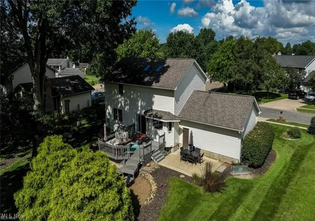 Photo 4 of Single family home for sale at 829 Dan Ave, Canal Fulton, OH 44614 | MLS# 5241143 | Listing updated on 2026-09-30