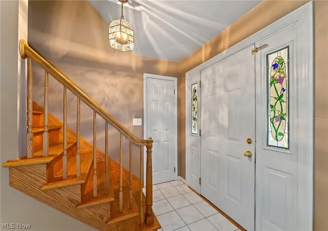 Photo 2 of Single family home for sale at 178 Shorehaven Dr, Youngstown, OH 44512 | MLS# 5241059 | Listing updated on 2026-09-03