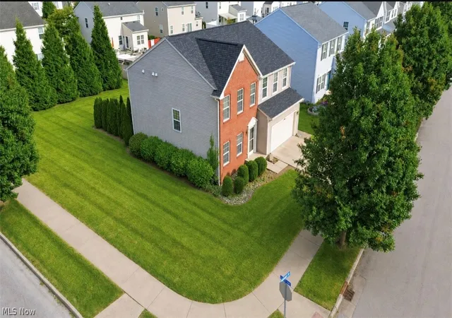 Photo 2 of Single family home for sale at 5193 Frederick St, Barberton, OH 44203 | MLS# 5241168 | Listing updated on 2026-09-10