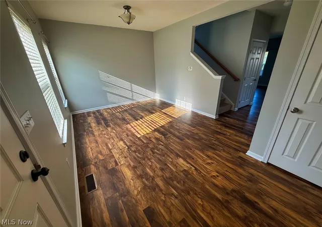 Photo 2 of Single family home for sale at 5193 Frederick St, Barberton, OH 44203 | MLS# 5241168 | Listing updated on 2026-09-10