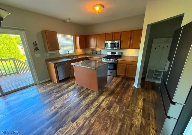 Photo 4 of Single family home for sale at 5193 Frederick St, Barberton, OH 44203 | MLS# 5241168 | Listing updated on 2026-09-10