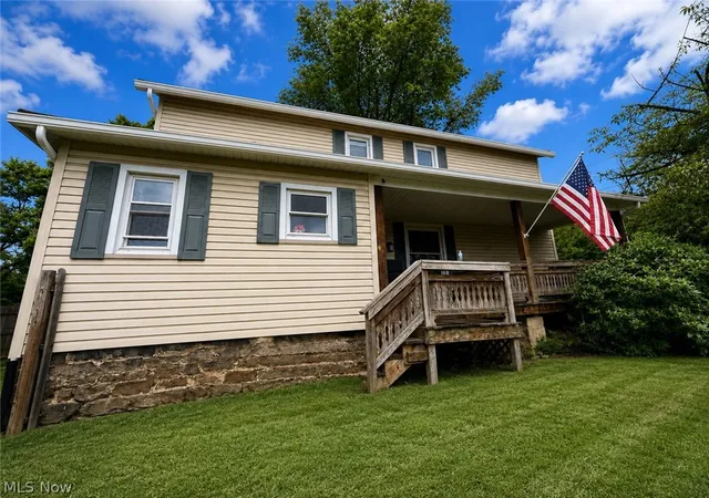 Single family home for sale at 417 N Sumner St, East Palestine, OH 44413 | MLS# 5241223