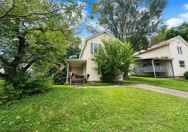 Photo 2 of Single family home for sale at 417 N Sumner St, East Palestine, OH 44413 | MLS# 5241223 | Listing updated on 2026-09-02