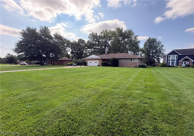 Photo 3 of Sale Pending at 6677 Akins Rd, North Royalton, OH 44133 | MLS# 5241225 | Listing updated on 2026-09-14