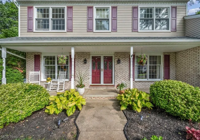 Photo 3 of Single family home for sale at 2655 Olentangy Dr, Akron, OH 44333 | MLS# 5240950 | Listing updated on 2026-10-05