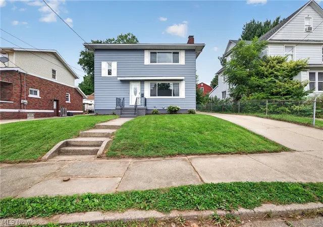 Photo 2 of Single family home for sale at 309 E Baird Ave, Barberton, OH 44203 | MLS# 5241326 | Listing updated on 2026-09-10