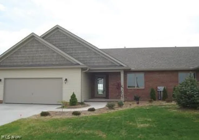 Photo 2 of Condo for sale at 1154 Pine Blf Dr Ne, New Philadelphia, OH 44663 | MLS# 5230186 | Listing updated on 2026-10-07