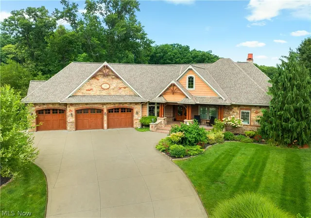 Photo 2 of Sale Pending at 7995 Shady Stone St Nw, Massillon, OH 44646 | MLS# 5241308 | Listing updated on 2026-09-10