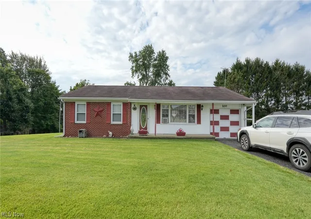 Photo 2 of Sale Pending at 100 Vicky Ln, Heath, OH 43056 | MLS# 5240279 | Listing updated on 2026-09-03