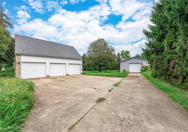 Photo 4 of Sale Pending at 12201 Green Rd, Wakeman, OH 44889 | MLS# 5240971 | Listing updated on 2026-10-01
